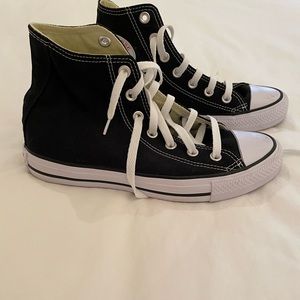 BLACK CONVERSE size 7